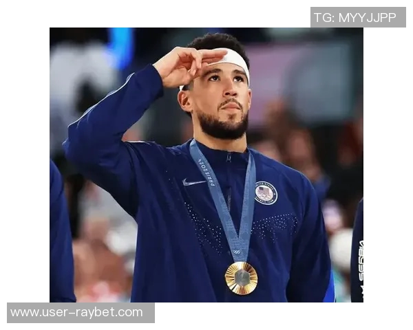 布克展望未来球队成长期待每场比赛的胜利与进步 布克展望未来球队成长期待每场比赛的胜利与进步