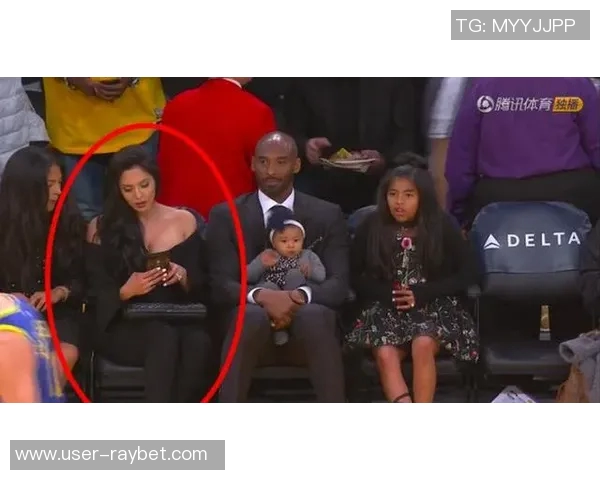 科比大女儿时尚风采闪耀奢侈品牌秀场成为瞩目焦点 科比大女儿时尚风采闪耀奢侈品牌秀场成为瞩目焦点