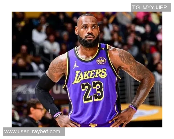 詹姆斯分享休赛期调理身体的经历准备迎接新赛季的挑战与考验 詹姆斯分享休赛期调理身体的经历准备迎接新赛季的挑战与考验